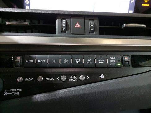 Used 2020 Lexus ES 350 Ultra Luxury image 24