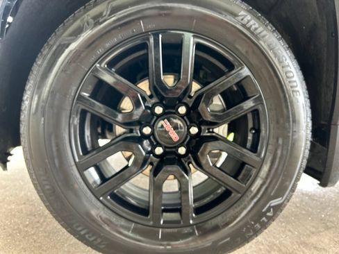Certified 2025 GMC Sierra 1500 Elevation AWD/4WD image 24