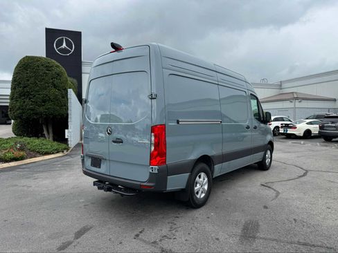 Used 2025 Mercedes-Benz Sprinter 2500 image 8