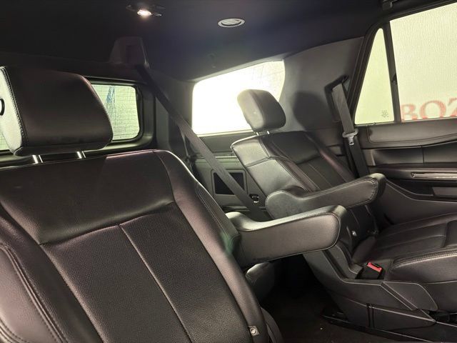 Used 2020 Ford Expedition XLT w/ Equipment Group 202A RWD image 18