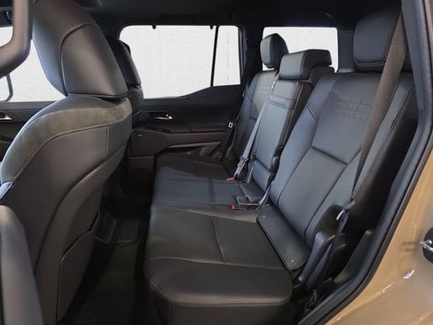 Used 2025 Lexus GX 550 image 14