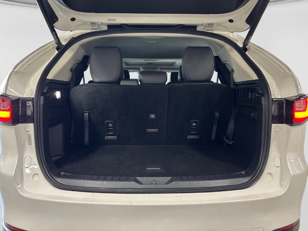 Used 2024 MAZDA CX-90 Plug-In Hybrid w/ Preferred AWD/4WD image 19