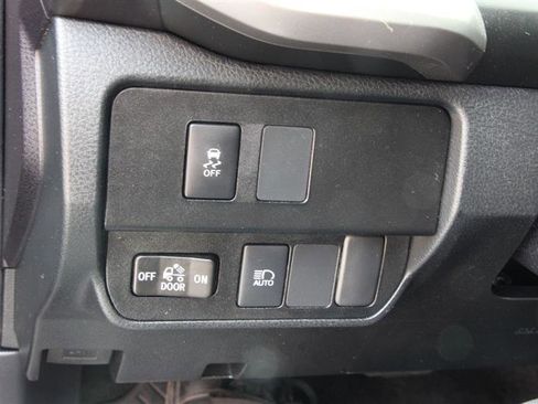 Used 2022 Toyota Tacoma SR5 w/ Technology Package image 29