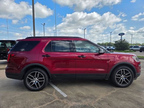 Used 2019 Ford Explorer Sport AWD/4WD image 4