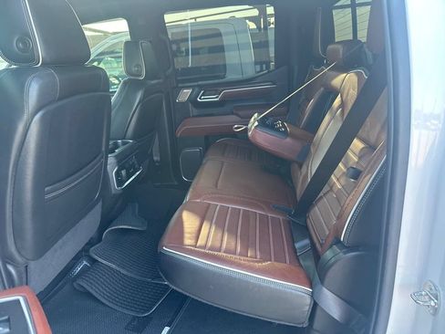 Used 2023 GMC Sierra 1500 Denali Ultimate AWD/4WD image 6
