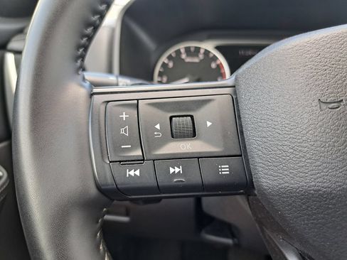 Used 2025 Nissan Rogue SV FWD image 14