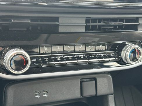 Used 2024 Honda Prologue Touring image 26