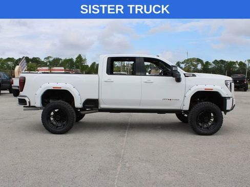 Used 2025 GMC Sierra 2500 AT4 w/ AT4 Premium Plus Package image 16