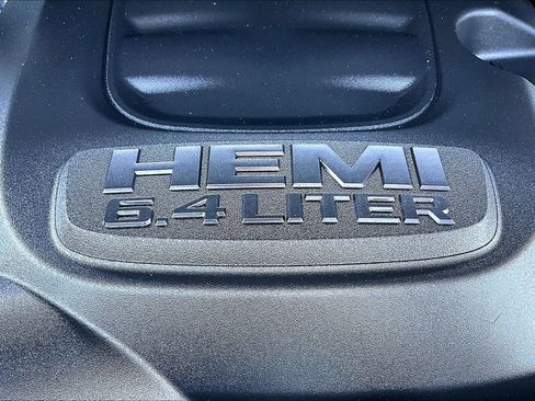 Certified 2025 RAM 2500 Big Horn AWD/4WD image 32