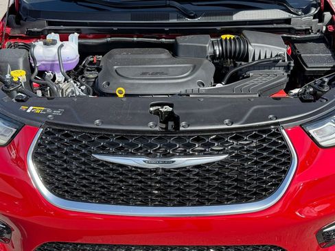 New 2026 Chrysler Pacifica Pinnacle image 22