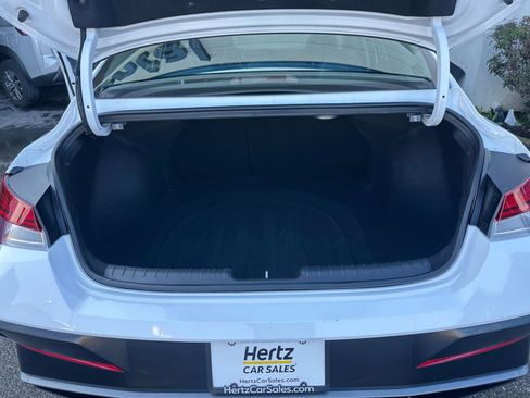 Used 2025 Hyundai Elantra Limited image 33