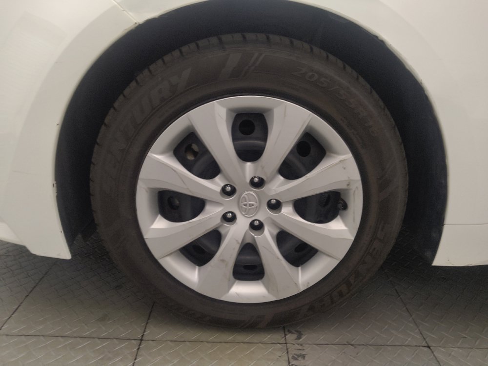 Used 2024 Toyota Corolla LE FWD image 31