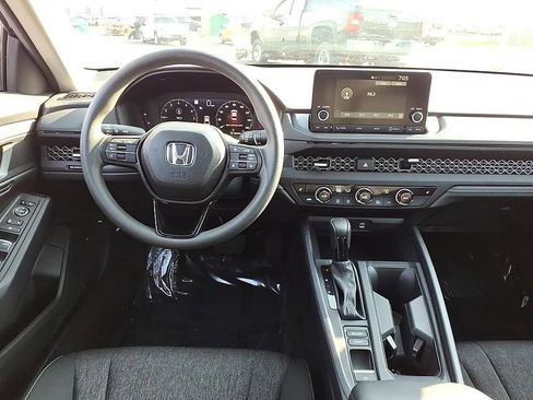 Certified 2025 Honda Accord SE image 19