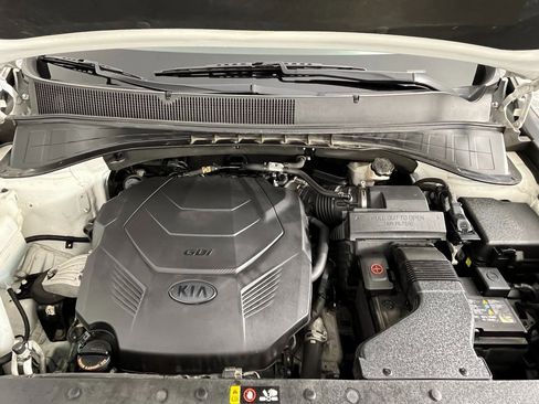 Used 2019 Kia Sorento SX image 11