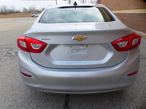 Used 2016 Chevrolet Cruze LS image 8