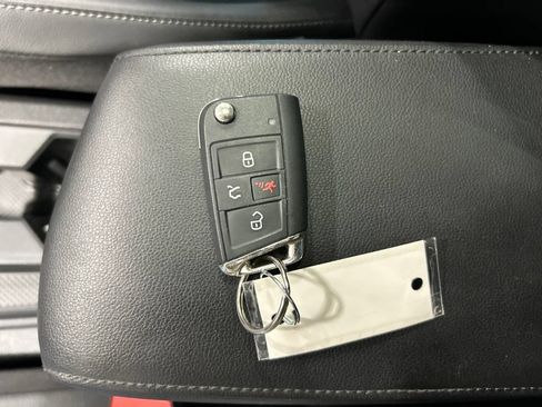 Used 2018 Volkswagen Tiguan S FWD image 24