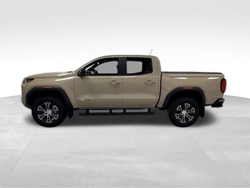 Certified 2024 GMC Canyon AT4 w/ AT4 Premium Package AWD/4WD image 3