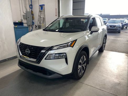 Used 2023 Nissan Rogue SV w/ SV Premium B Package AWD/4WD image 2