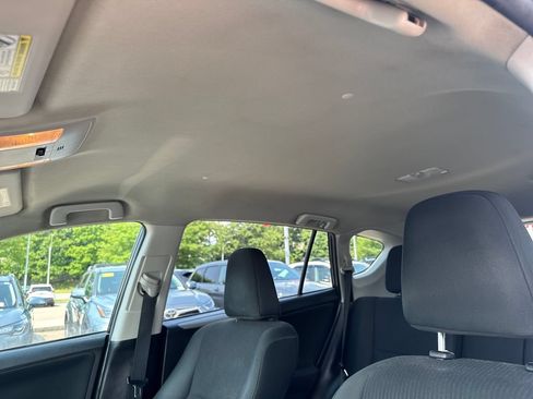 Used 2016 Toyota RAV4 LE AWD/4WD image 16
