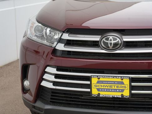 Used 2018 Toyota Highlander Limited AWD/4WD image 9
