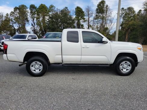 Used 2021 Toyota Tacoma SR image 9