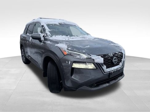 Used 2023 Nissan Rogue SV w/ SV Premium B Package image 3
