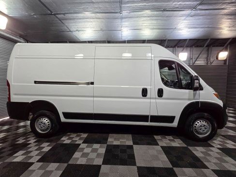 Used 2024 RAM ProMaster 2500 image 9