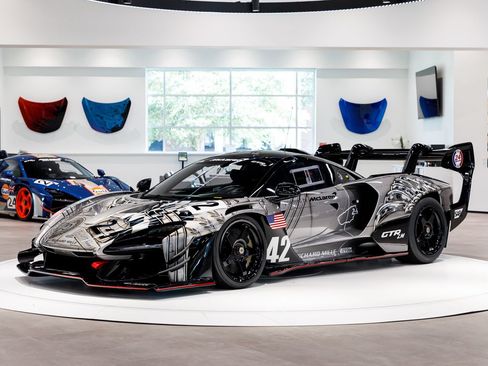 Used 2020 McLaren Senna RWD image 5