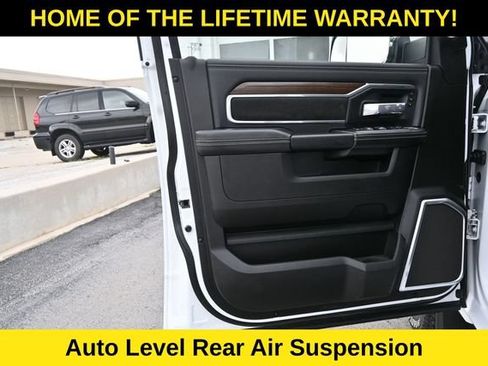 Used 2022 RAM 3500 Laramie RWD image 33
