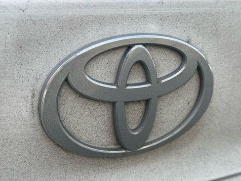 Certified 2025 Toyota Camry LE image 9