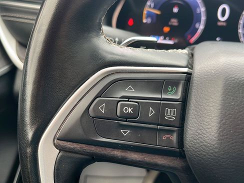 Used 2021 Jeep Grand Cherokee L Limited AWD/4WD image 11
