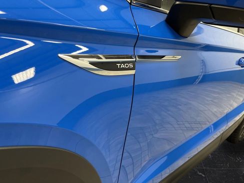 Used 2023 Volkswagen Taos SE w/ Black Wheel Package image 32