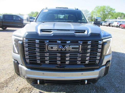 New 2026 GMC Sierra 3500 Denali Ultimate AWD/4WD image 12