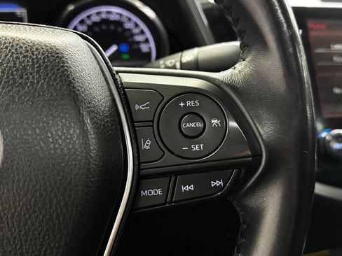 Used 2019 Toyota Camry FWD image 21