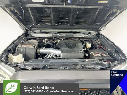Used 2017 Toyota Tacoma TRD Sport AWD/4WD image 33