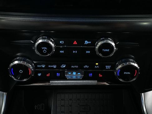 New 2025 Ford F150 Platinum w/ Equipment Group 702A High image 31