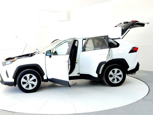 Certified 2022 Toyota RAV4 LE image 10