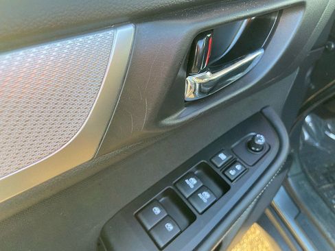 Used 2019 Subaru Outback 2.5i Premium image 10