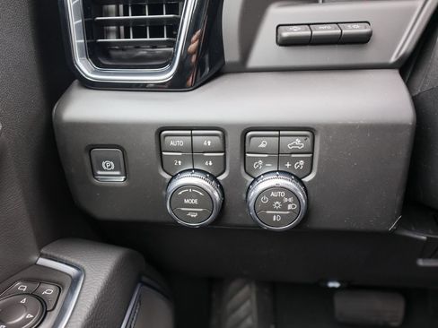 New 2026 GMC Sierra 3500 Denali w/ Denali Reserve Package AWD/4WD image 28