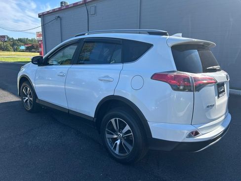 Used 2017 Toyota RAV4 XLE FWD image 7
