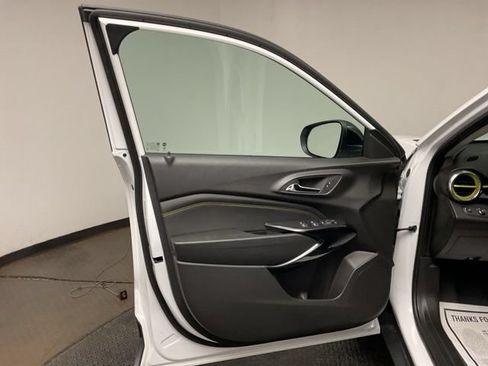 Certified 2025 Chevrolet Trax ACTIV FWD image 10