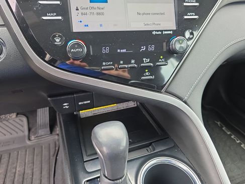 Used 2019 Toyota Camry XSE FWD image 27