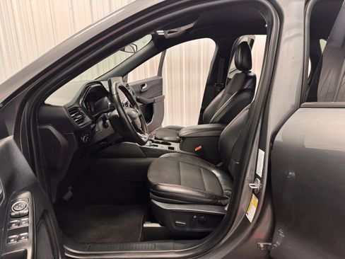 Used 2025 Ford Escape ST-Line w/ Tech Pack #1 AWD/4WD image 33