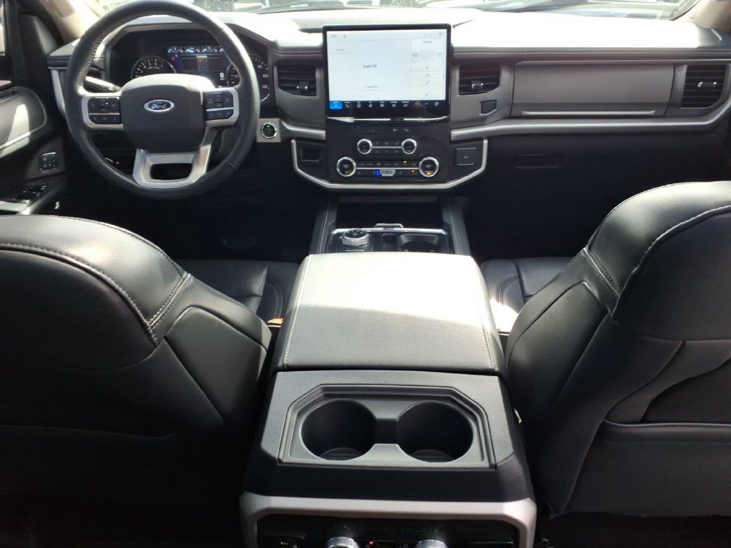 Used 2023 Ford Expedition XLT AWD/4WD image 13