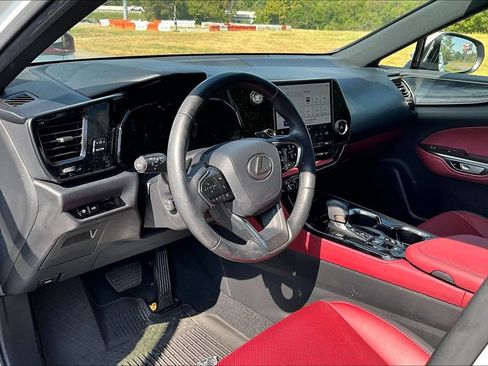 Used 2025 Lexus NX 250 FWD w/ Accessory Package (2T) image 5