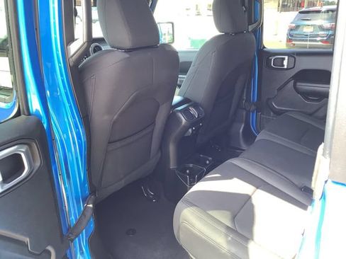 Used 2022 Jeep Gladiator Sport AWD/4WD image 25