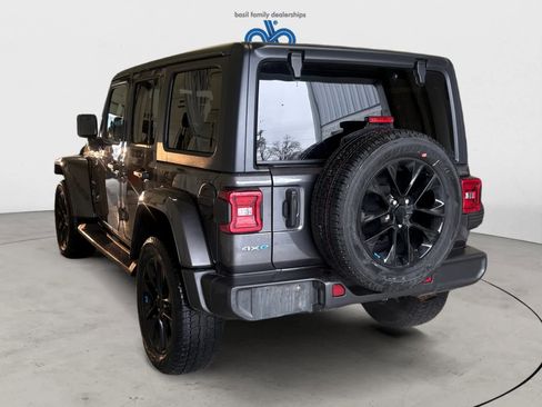Used 2023 Jeep Wrangler Sahara w/ Cold Weather Group AWD/4WD image 3