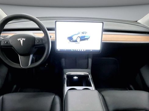 Used 2024 Tesla Model Y Long Range AWD/4WD image 7