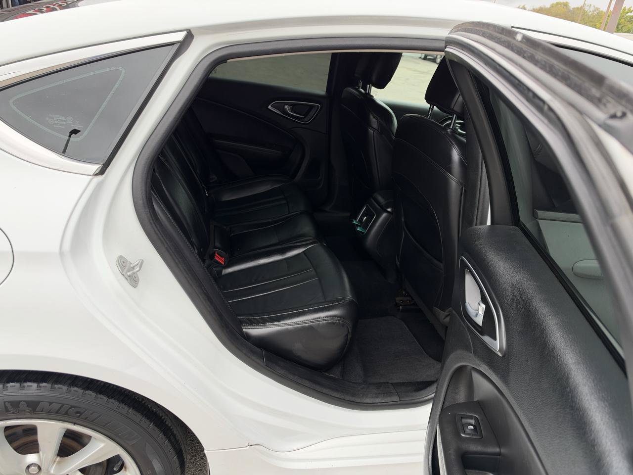 Used 2015 Chrysler 200 C FWD image 10