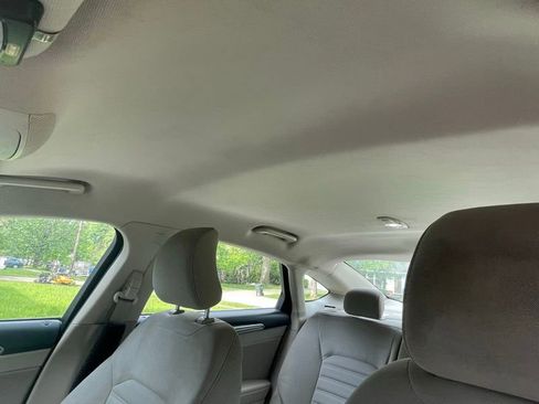Used 2017 Ford Fusion SE w/ Fusion SE Technology Package FWD image 4